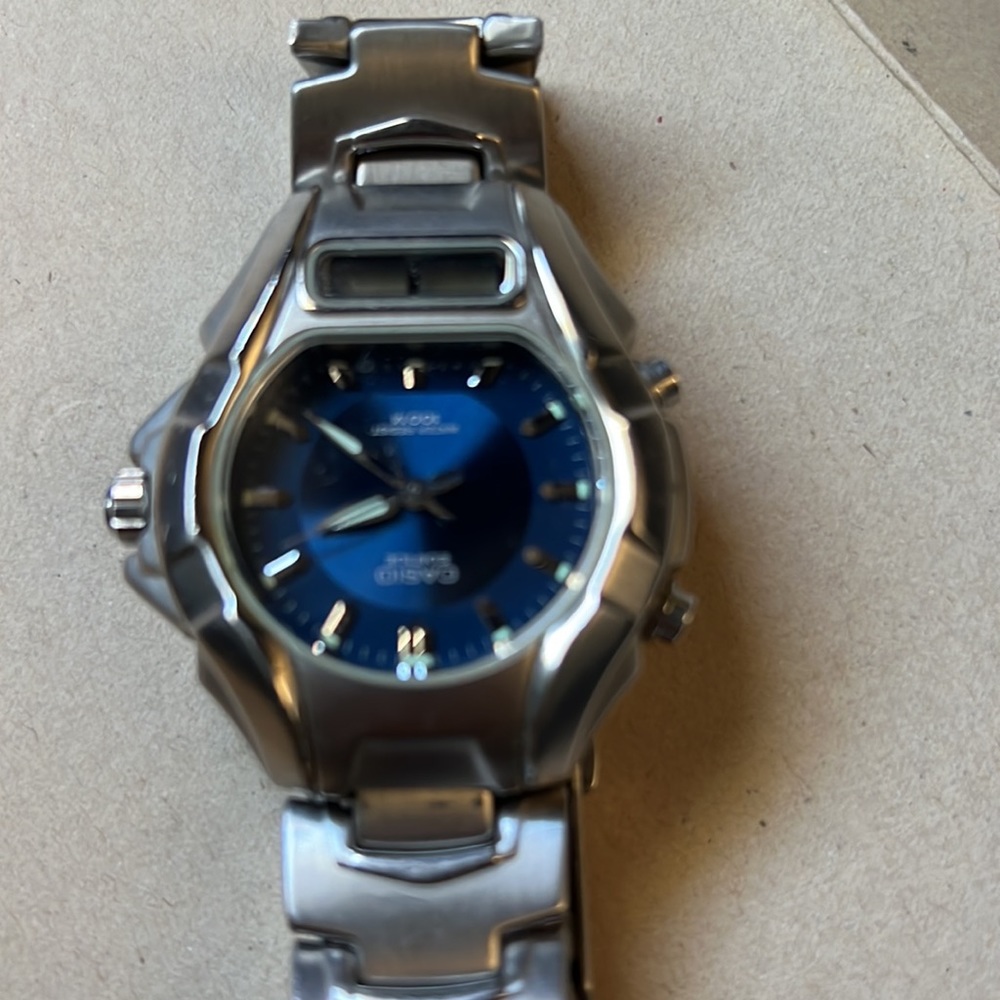 Watch - Picture 2 of 4